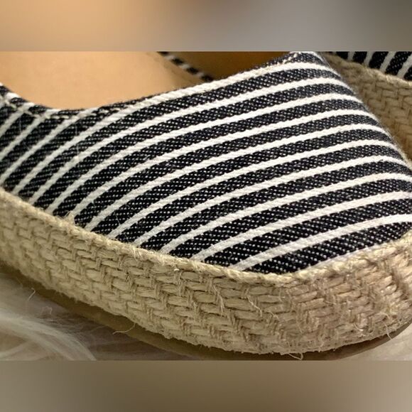 American Eagle Outfitters, Blue & White Stripe Espadrilles 2” Wedges, Size 7 - Picture 4 of 8